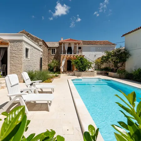 Varos With Shared Pool * Ugljan