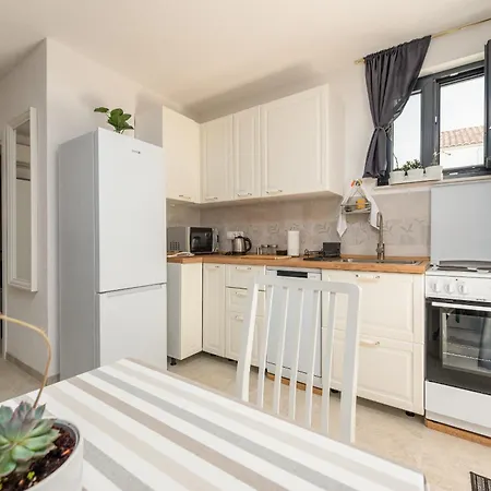 Varos With Shared Pool * אוגייאן