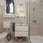 Varos With Shared Pool Appartement