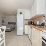 Appartement Varos With Shared Pool