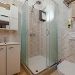 Varos With Shared Pool