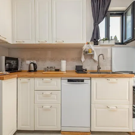 Varos With Shared Pool Ugljan