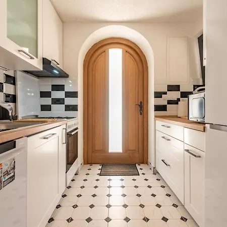 Varos With Shared Pool * Ugljan