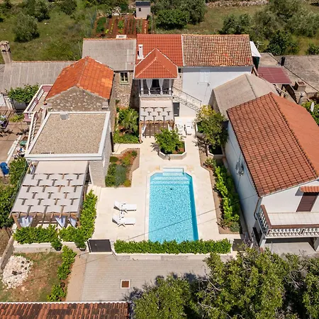 Varos With Shared Pool Ugljan