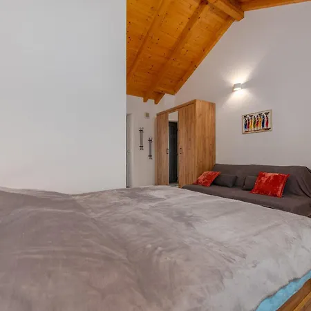 Varos With Shared Pool * Ugljan