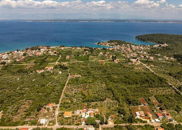 Apartamento Varos With Shared Pool Ugljan