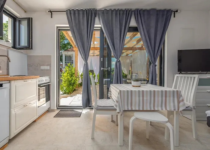 Varos With Shared Pool *