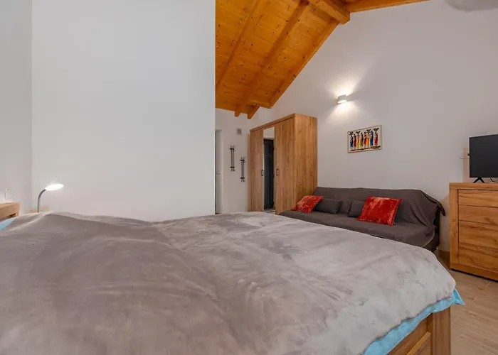 Varos With Shared Pool * Ugljan