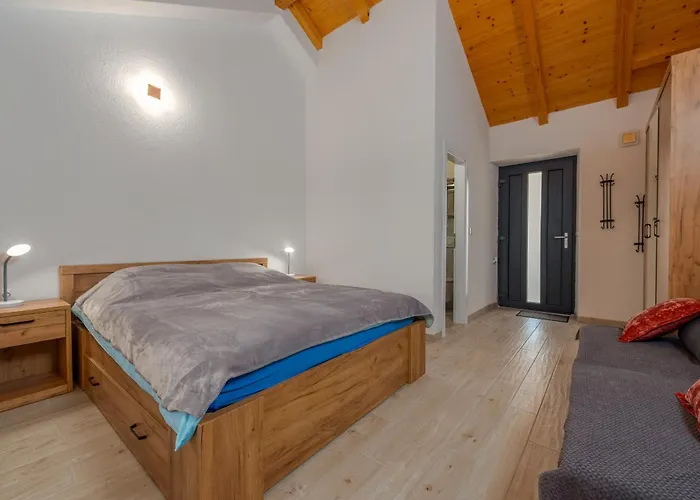 Varos With Shared Pool Ugljan