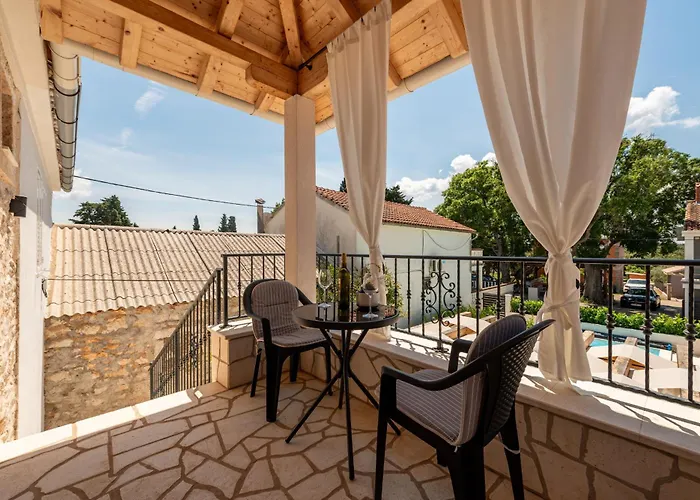 Varos With Shared Pool *